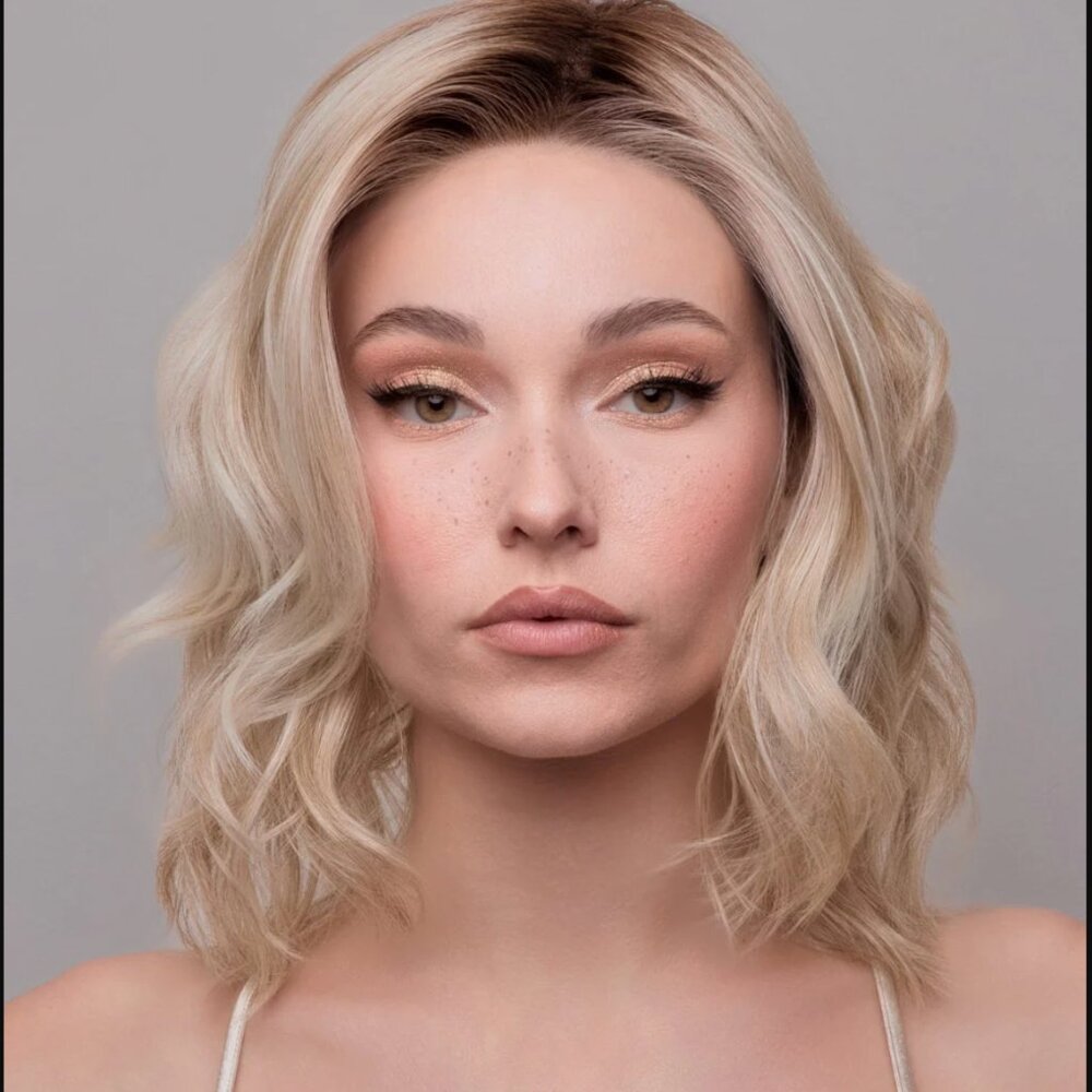 ROHAN WIG BY AMORE - SEA SALT BLONDE ROOTED - NWT -NEVER WORN